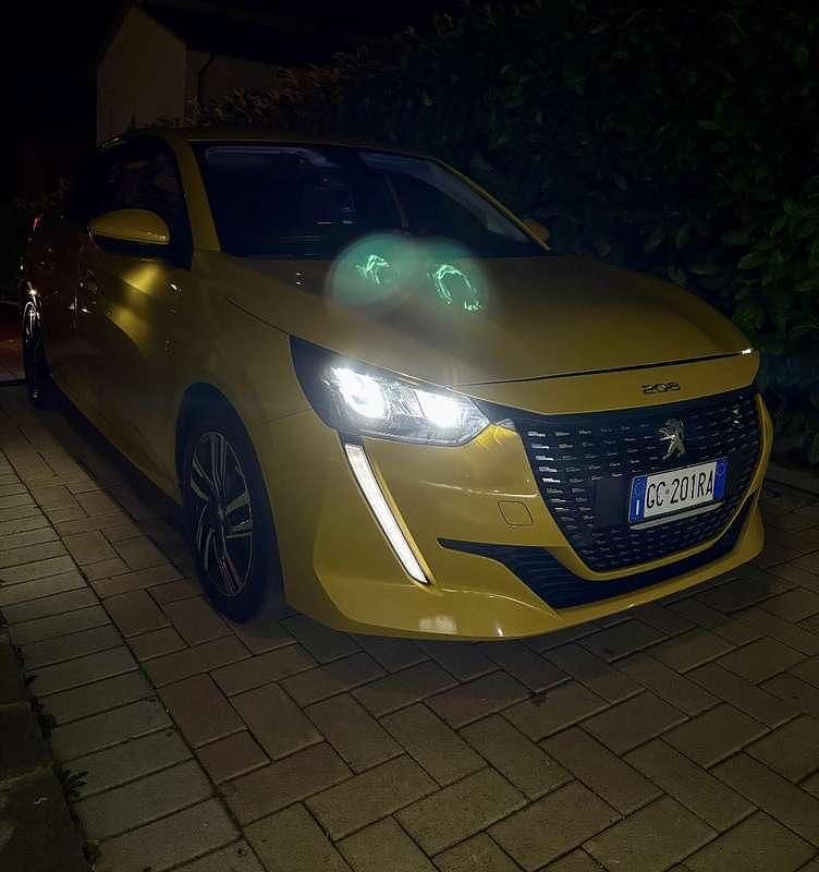 Usata Peugeot 208 Allure 101 CV (74 kW) 2021 Giallo Utilitaria
