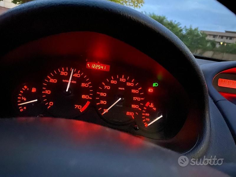Usata Peugeot 206 75 CV (55 kW) 2003 Blu Utilitaria