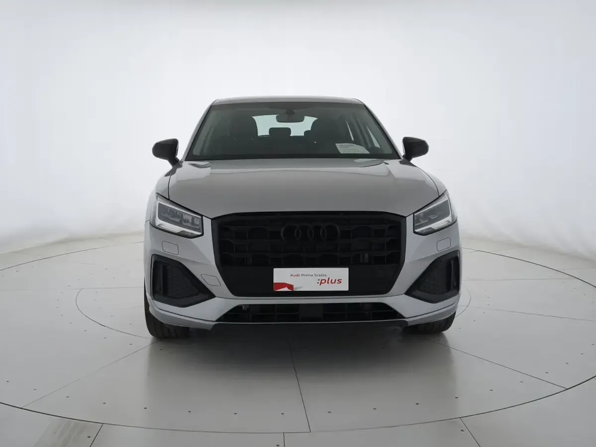 Usata Audi Q2 Business Plus 116 CV (85 kW) 2022 Argento fioretto metallizzato SUV