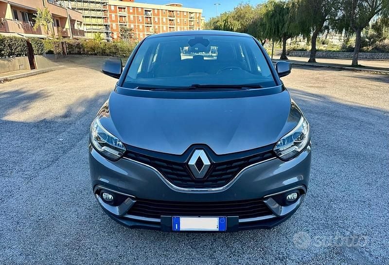 Usata Renault Scénic IV Intens 110 CV (80 kW) 2018 Grigio Monovolume