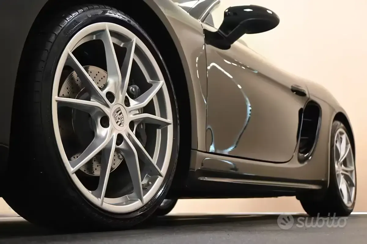 Usata Porsche 718 299 CV (219 kW) 2020 Nero Cabrio