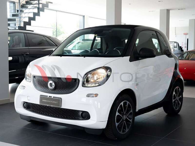 Usata Smart ForTwo Coupé Passion 71 CV (52 kW) 2017 Bianco pastello Utilitaria