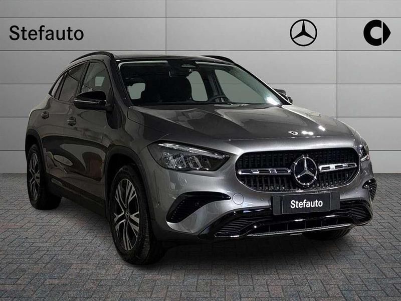 Grigio montagna Nuova 2026 Mercedes GLA200 Advanced SUV | 45.400 € (Buon prezzo) - Immagine 1/4