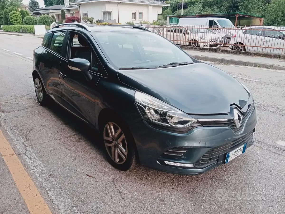 Usata Renault Clio Intens 75 CV (55 kW) 2019 Grigio Station wagon