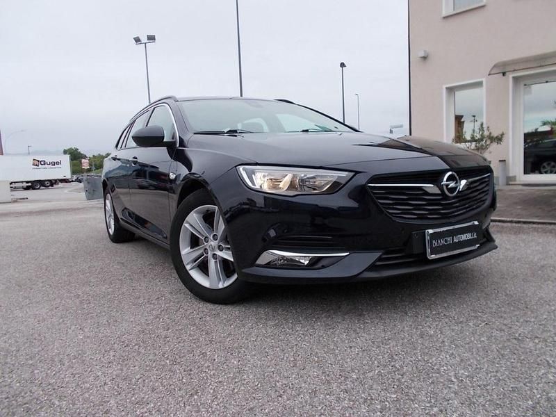 Blu notte / metallizzato Usata 2018 Opel Insignia Business Station wagon | 15.800 € (Buon prezzo) - Immagine 1/4