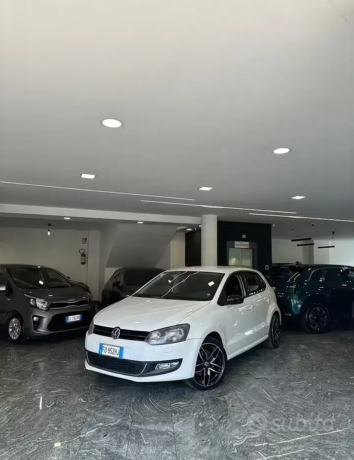 Usata VW Polo Trendline 90 CV (66 kW) 2012 Bianco Utilitaria