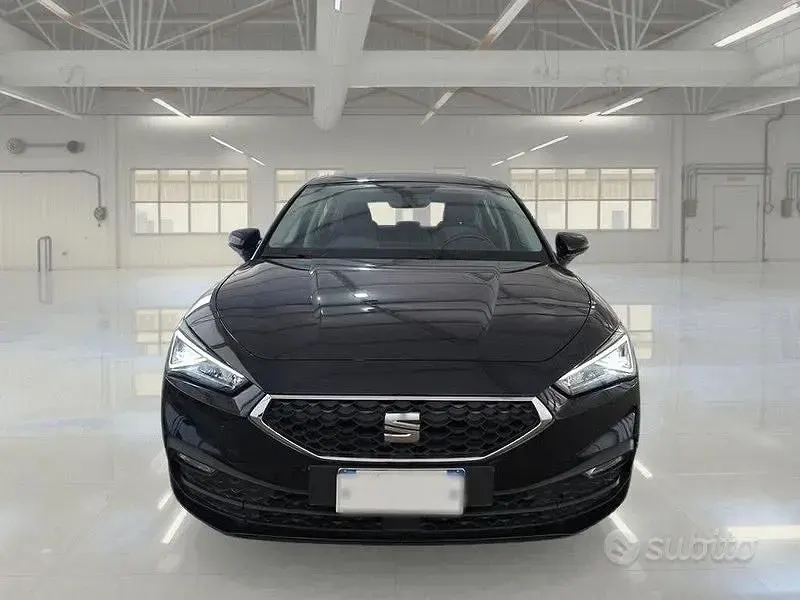 Usata Seat Leon Business 116 CV (85 kW) 2022 Nero Berlina