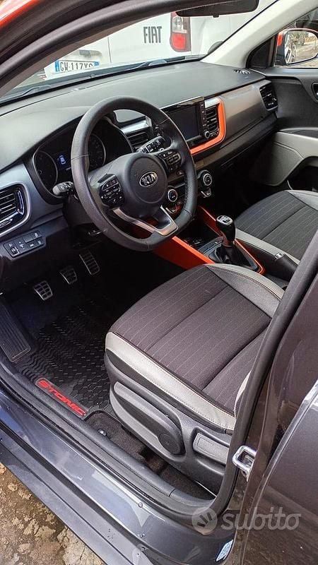 Usata Kia Stonic 116 CV (85 kW) 2018 Grigio SUV