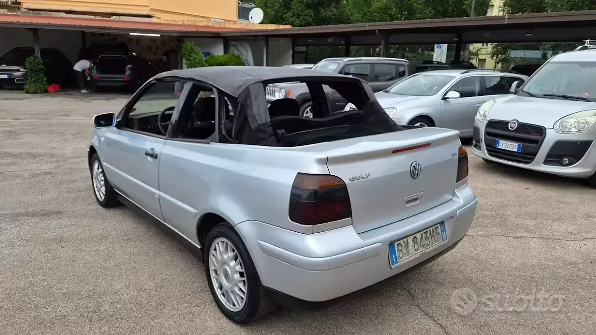 Usata VW Golf Cabriolet 90 CV (66 kW) 2001 Grigio Cabrio