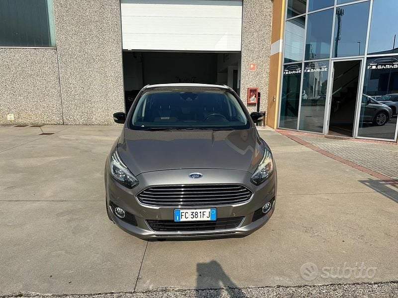 Usata Ford S-MAX S 180 CV (132 kW) 2015 Grigio Monovolume