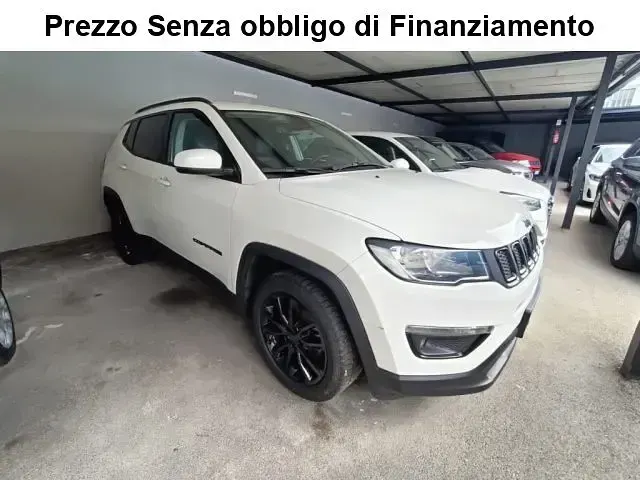 Usata Jeep Compass Night Eagle 150 CV (110 kW) 2020 Bianco pastello SUV