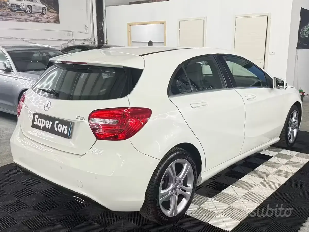 Usata Mercedes A180 Premium 109 CV (80 kW) 2016 Other Utilitaria