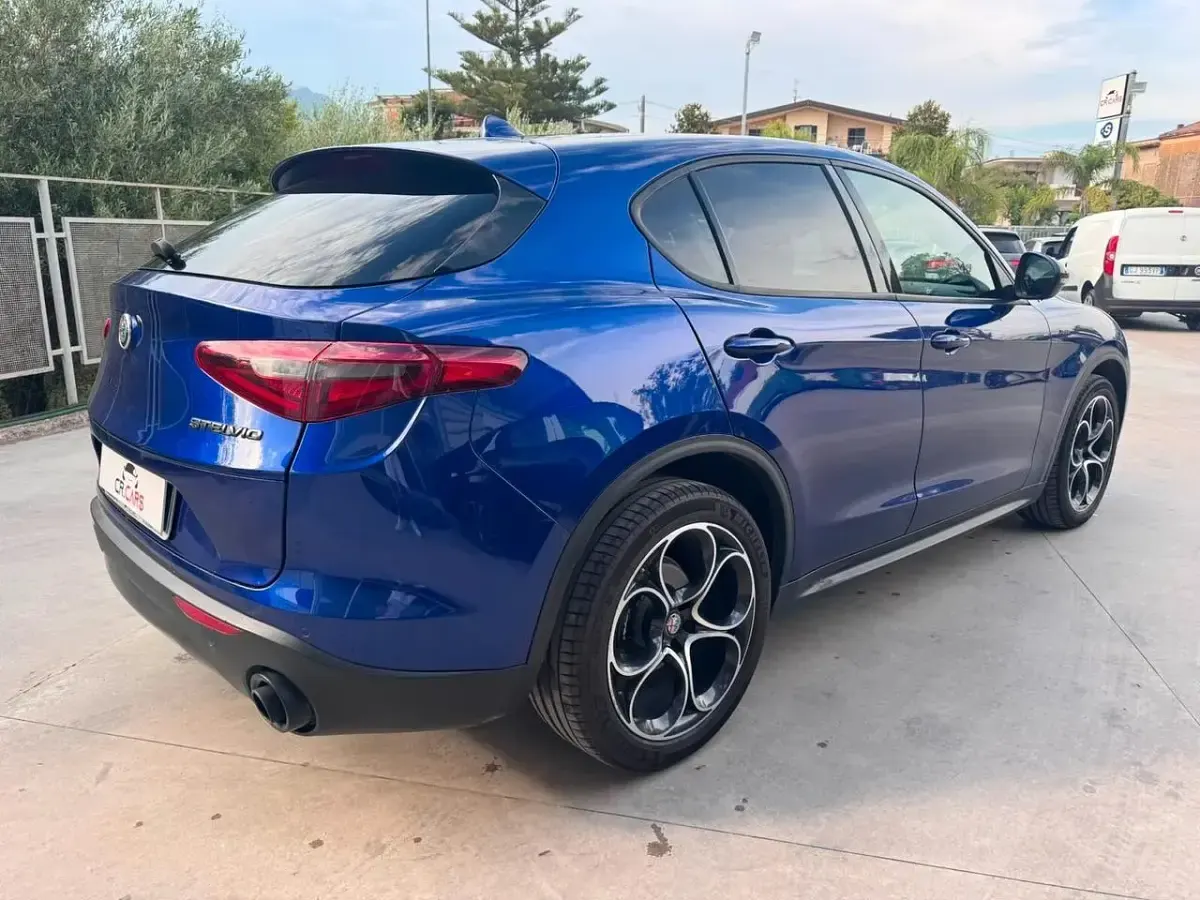 Usata Alfa Romeo Stelvio Sprint 190 CV (139 kW) 2020 Blu SUV
