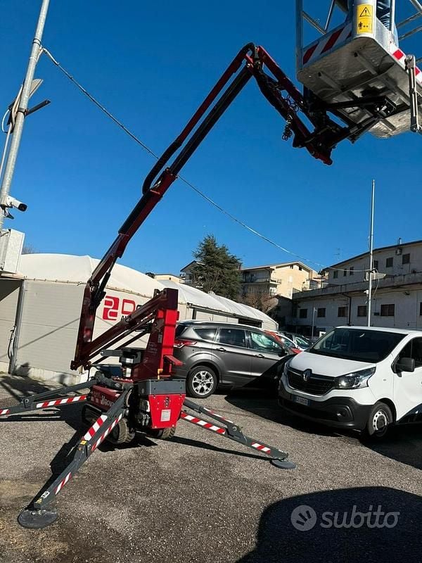 Usata Honda e 60 kW (82 CV) 2022 Rosso Utilitaria
