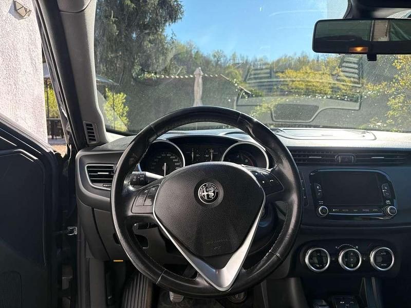 Usata Alfa Romeo Giulietta Business 120 CV (88 kW) 2016 Nero Utilitaria