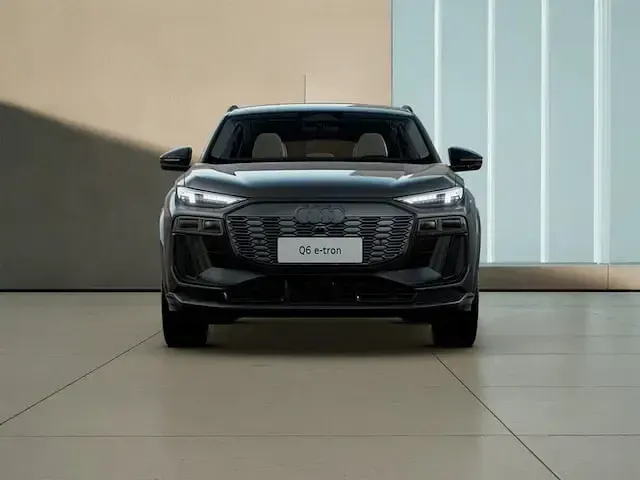 Nuova Audi Q6 Sportback e-tron S-Line 284 kW (387 CV) 2025 Nero mythos metallizzato SUV