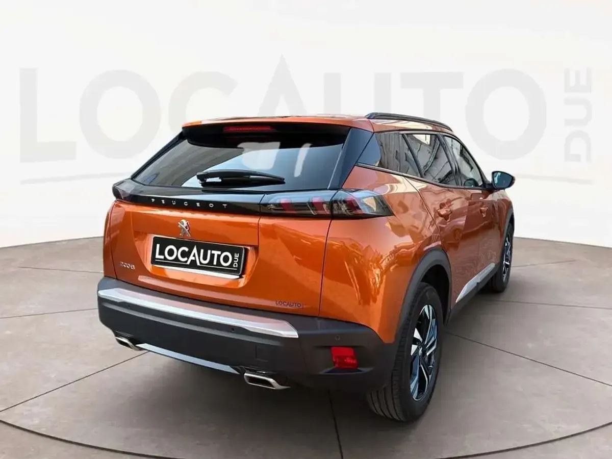 Usata Peugeot 2008 Allure 131 CV (96 kW) 2020 Arancione SUV
