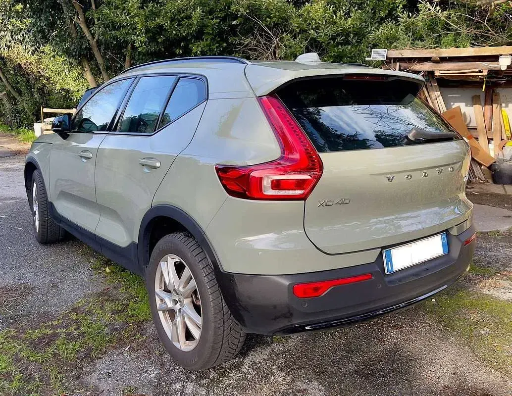 Usata Volvo XC40 Plus 197 CV (144 kW) 2022 Verde SUV