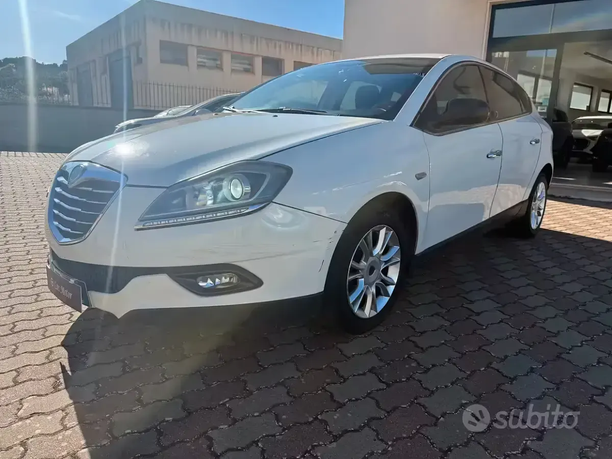 Usata Lancia Delta Silver 120 CV (88 kW) 2011 Bianco Utilitaria