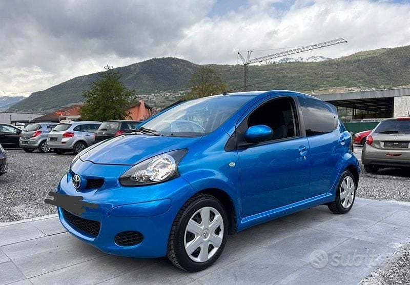 Usata Toyota Aygo 54 CV (39 kW) 2009 Blu Utilitaria