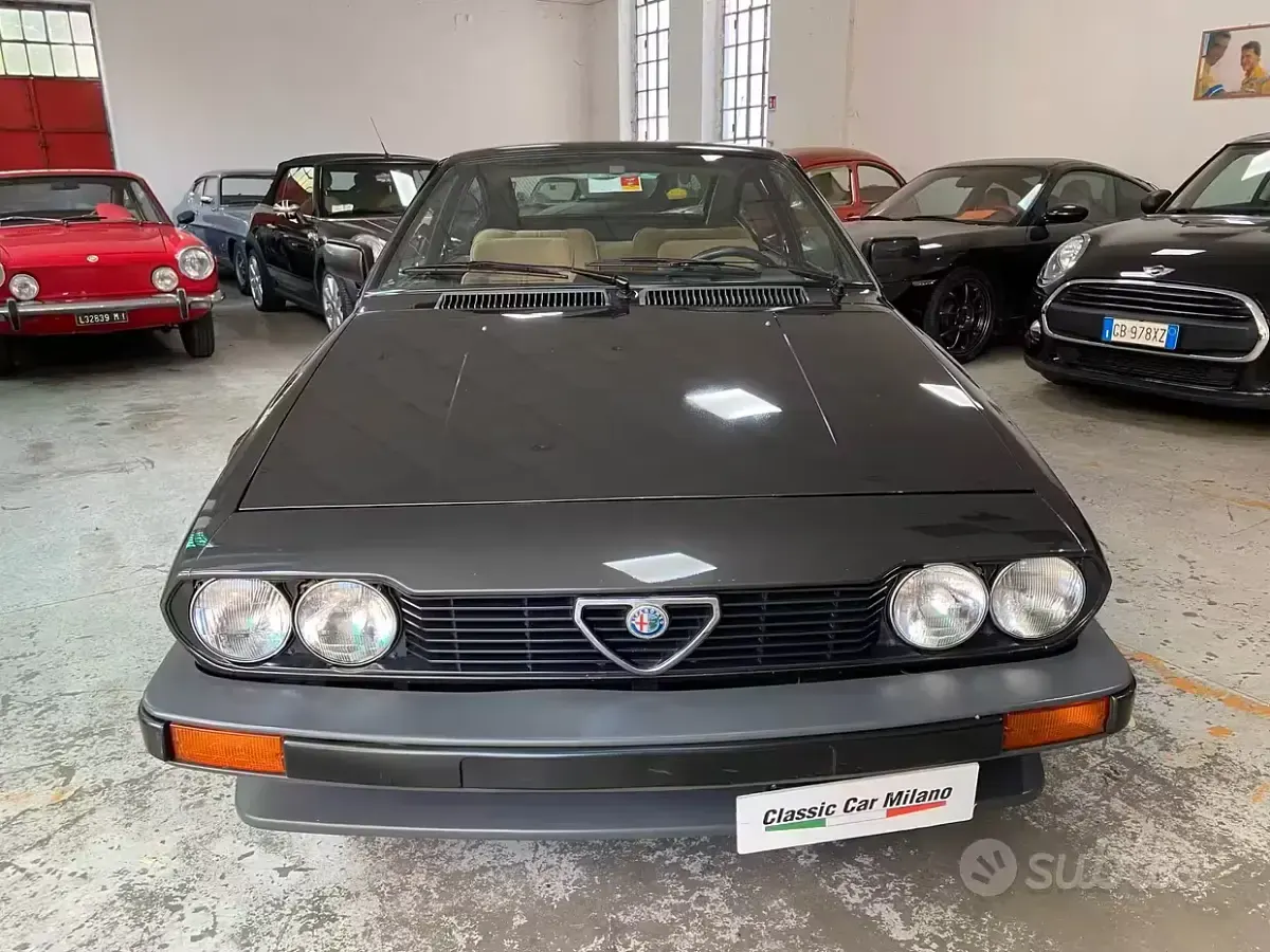 Usata Alfa Romeo Alfetta 130 CV (95 kW) 1982 Nero Berlina