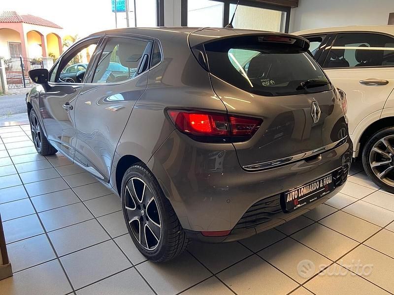 Usata Renault Clio IV 75 CV (55 kW) 2016 Grigio Berlina