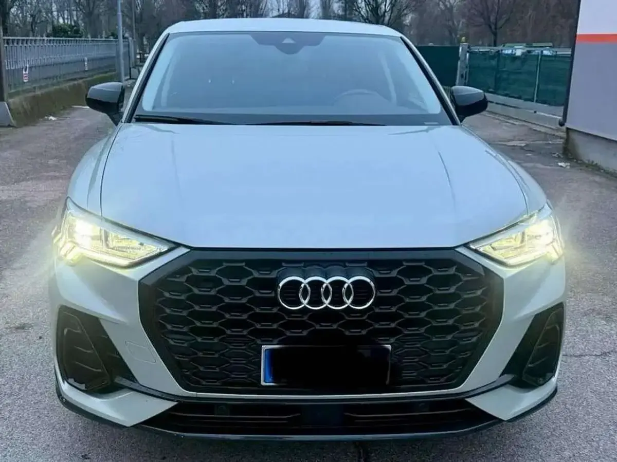 Usata Audi Q3 Sportback S-Line 150 CV (110 kW) 2023 Grigio SUV