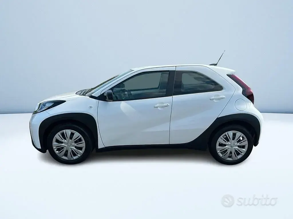 Usata Toyota Aygo X Active 72 CV (52 kW) 2023 Bianco SUV