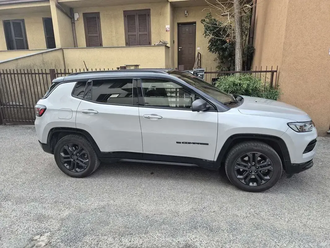 Usata Jeep Compass 131 CV (96 kW) 2022 Argento SUV