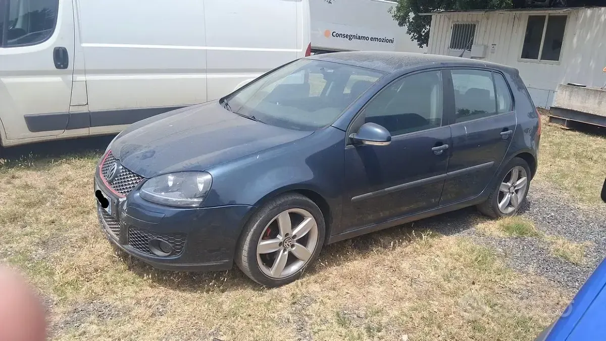 Usata VW Golf V 105 CV (77 kW) 2005 Bluazzurro Utilitaria