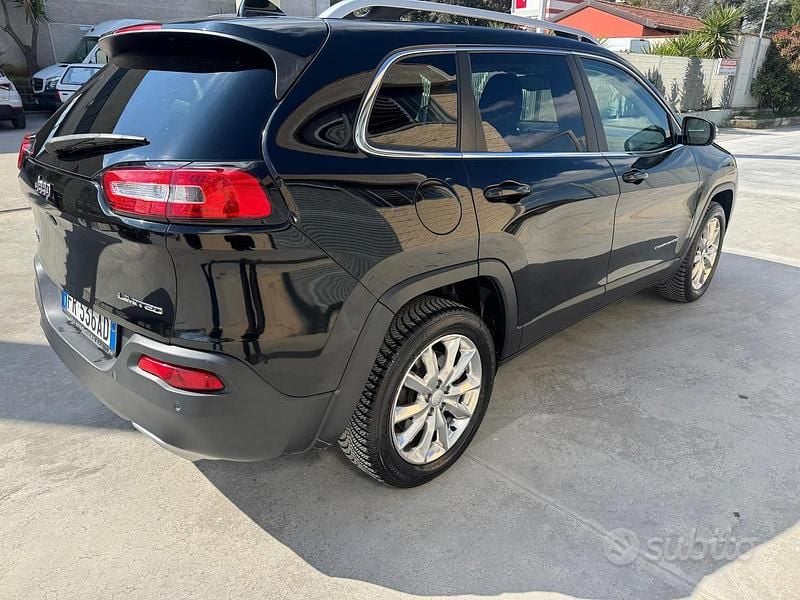 Usado Jeep Cherokee 195 CV (143 kW) 2018 Negro SUV