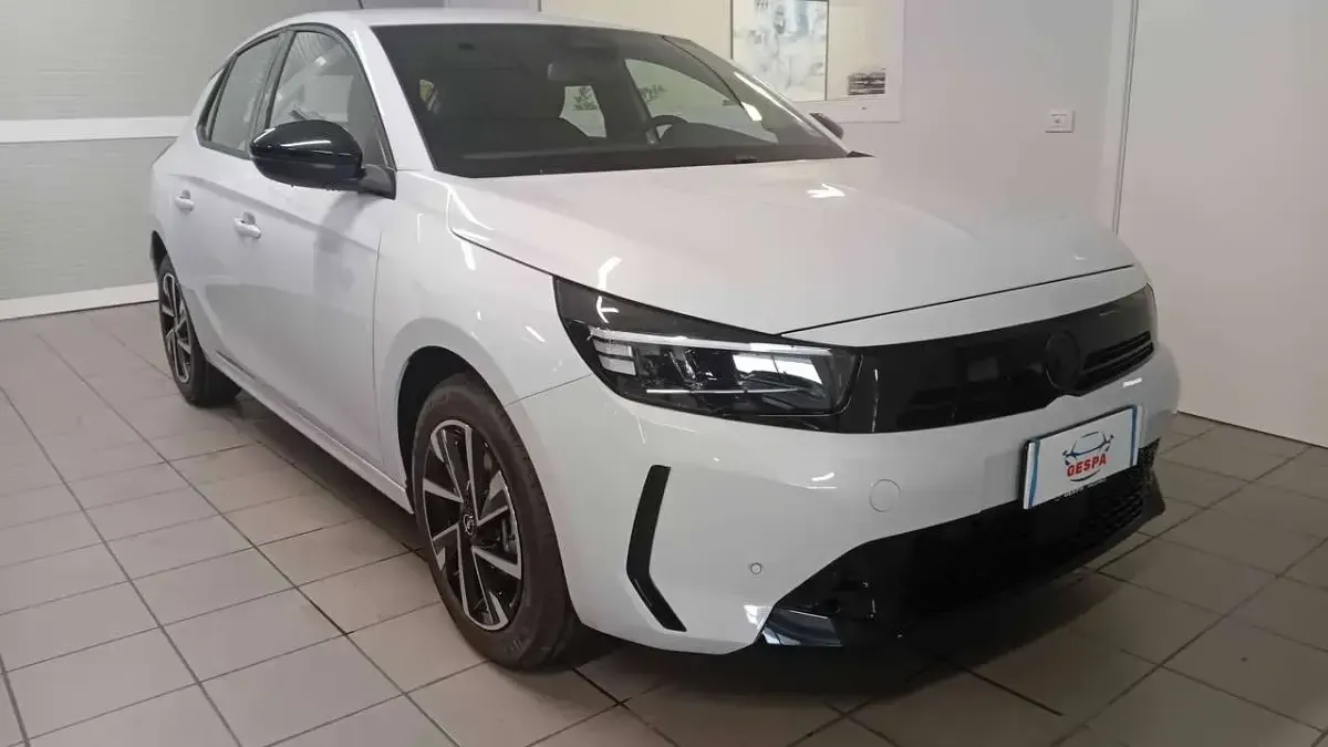 Nuova Opel Corsa 101 CV (74 kW) 2026 Bianco okenite Utilitaria