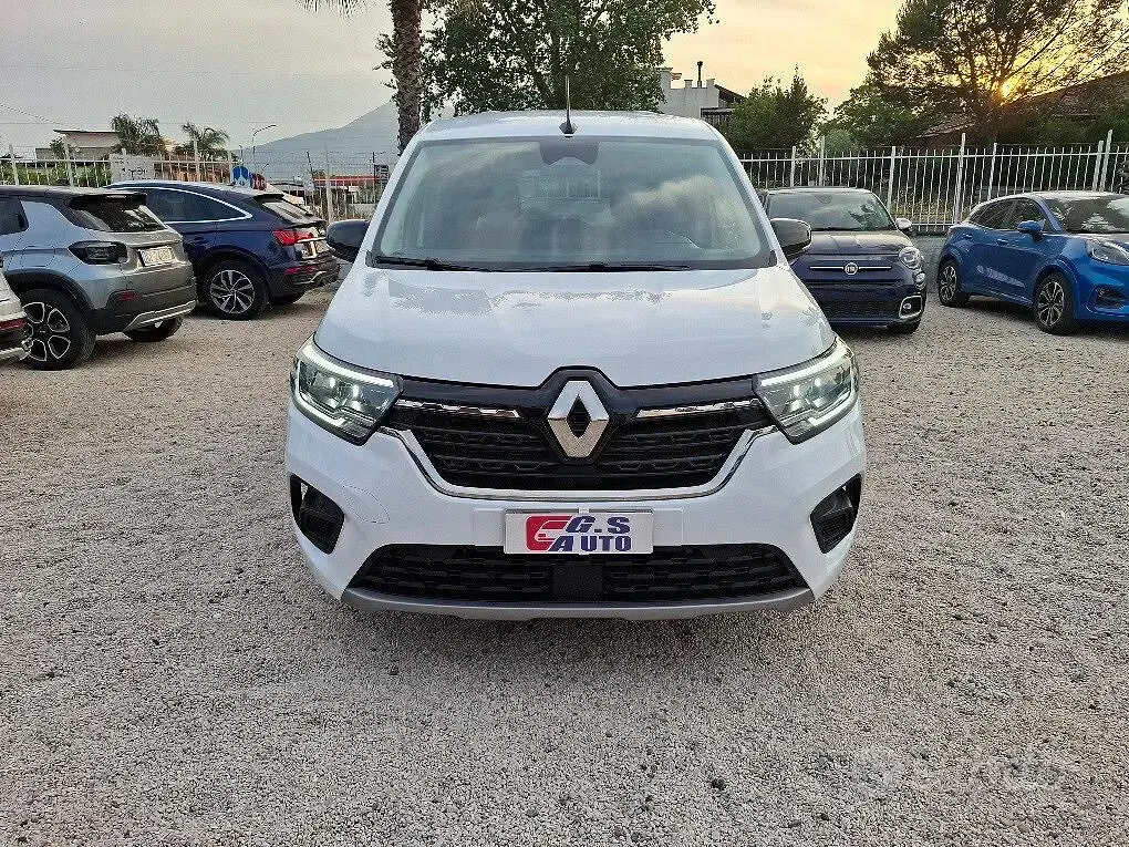 Usata Renault Kangoo Equilibre 95 CV (69 kW) 2024 Bianco Monovolume