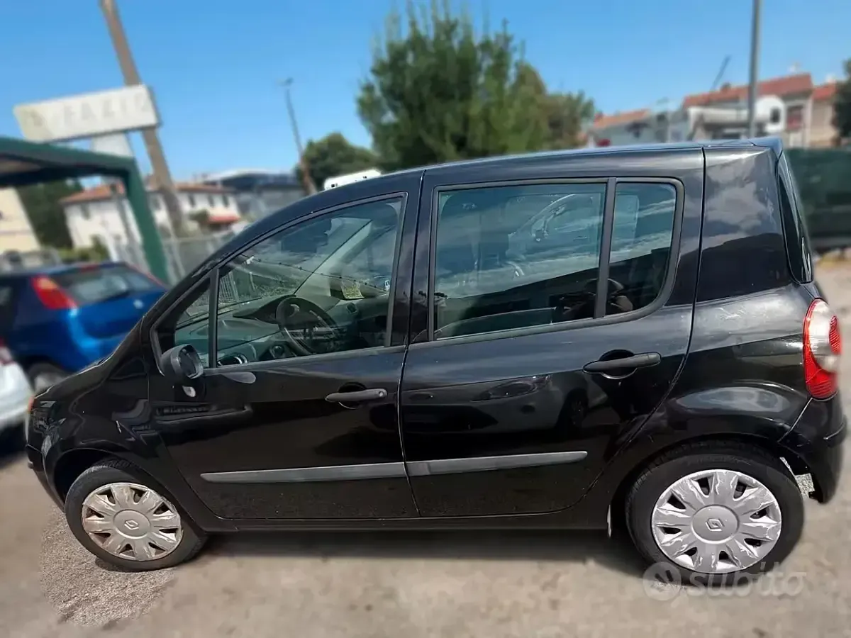 Usata Renault Modus 75 CV (55 kW) 2007 Nero Monovolume