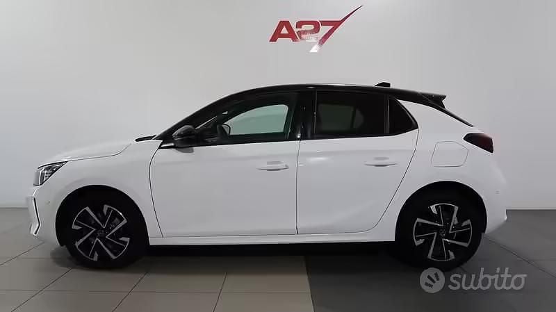 Usata Opel Corsa 101 CV (74 kW) 2024 Bianco Utilitaria