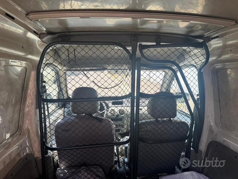 Usata Renault Kangoo 84 CV (61 kW) 2007 Bianco Monovolume