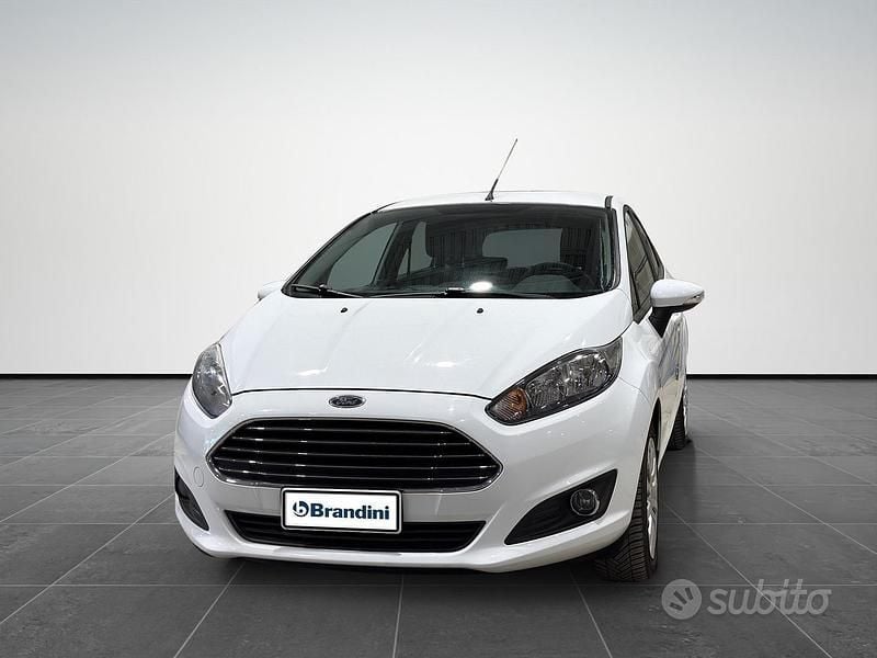 Usata Ford Fiesta 60 CV (44 kW) 2014 Bianco Utilitaria