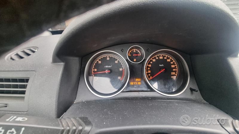 Usata Opel Astra 110 CV (80 kW) 2010 Blu Station wagon