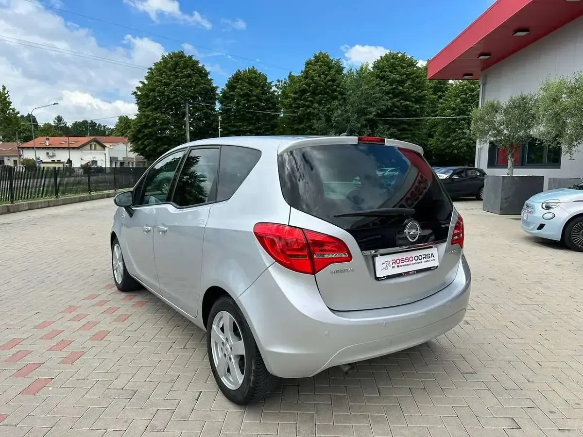 Usata Opel Meriva Cosmo 120 CV (88 kW) 2016 Argento Monovolume