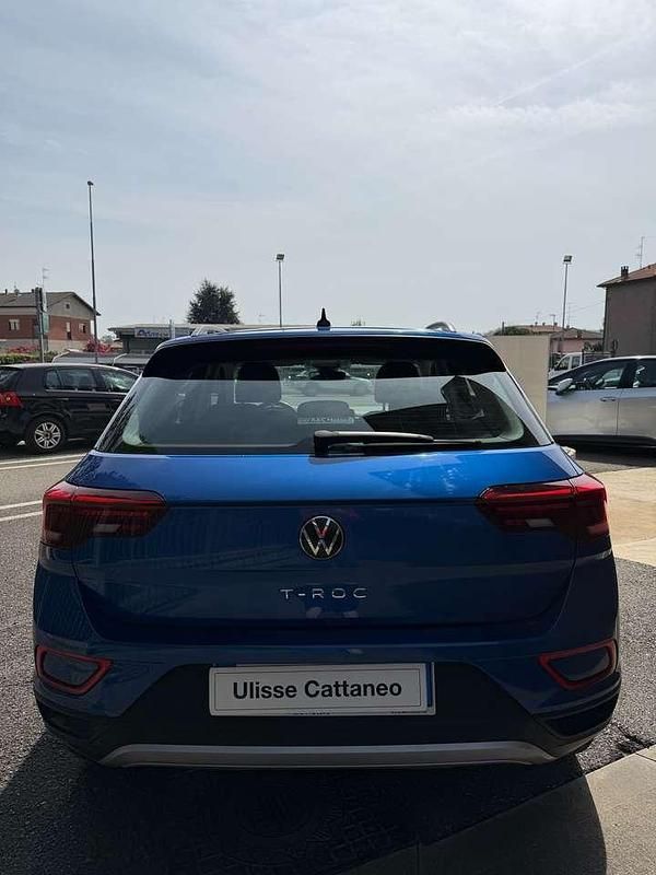 Usata VW T-Roc Life 110 CV (80 kW) 2022 Blu ravenna metallizzato SUV