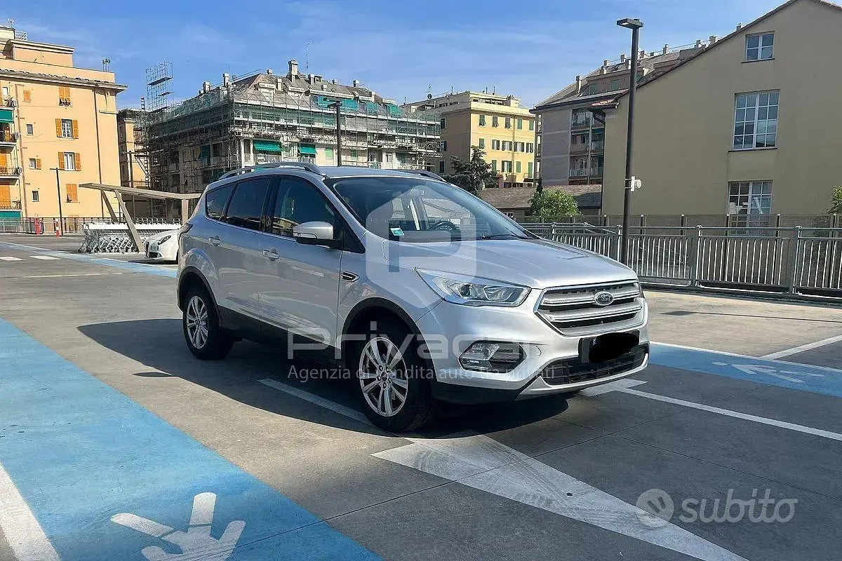 Usata Ford Kuga Business Edition 120 CV (88 kW) 2019 Grigio SUV