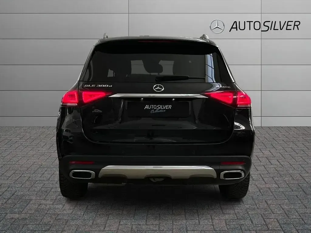 Usata Mercedes GLE300 272 CV (200 kW) 2021 Nero / metallizzato SUV