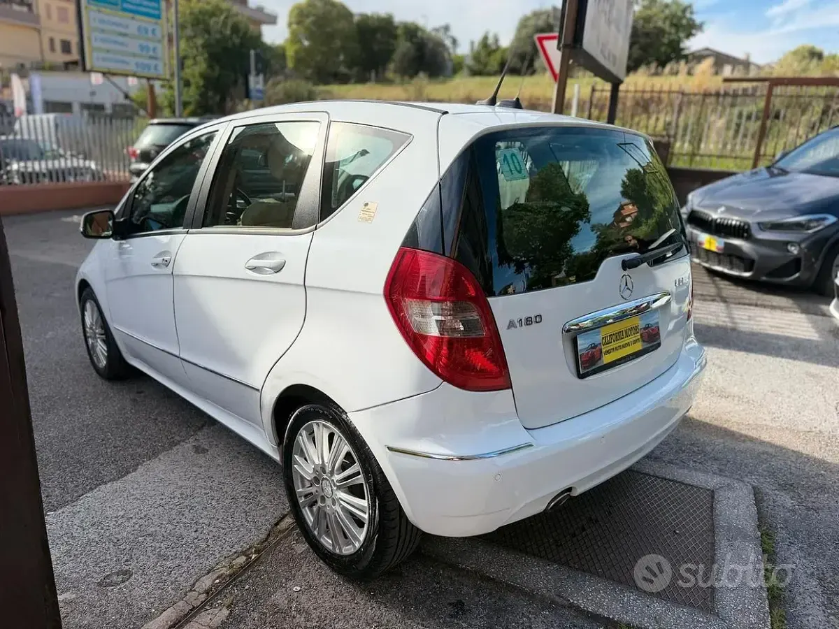 Usata Mercedes A180 Avantgarde 109 CV (80 kW) 2010 Bianco Berlina
