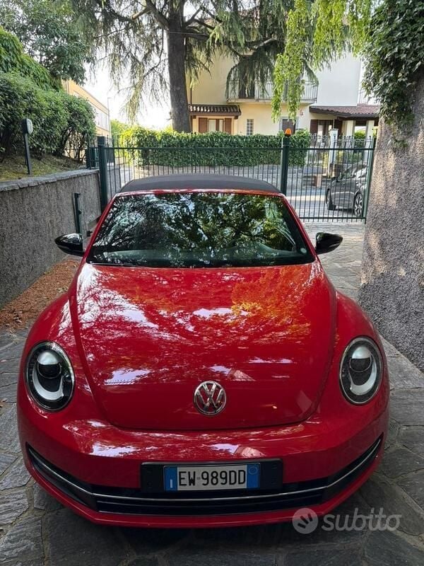 Usata VW Beetle Cabriolet Sportline 160 CV (117 kW) 2014 Rosso Cabrio