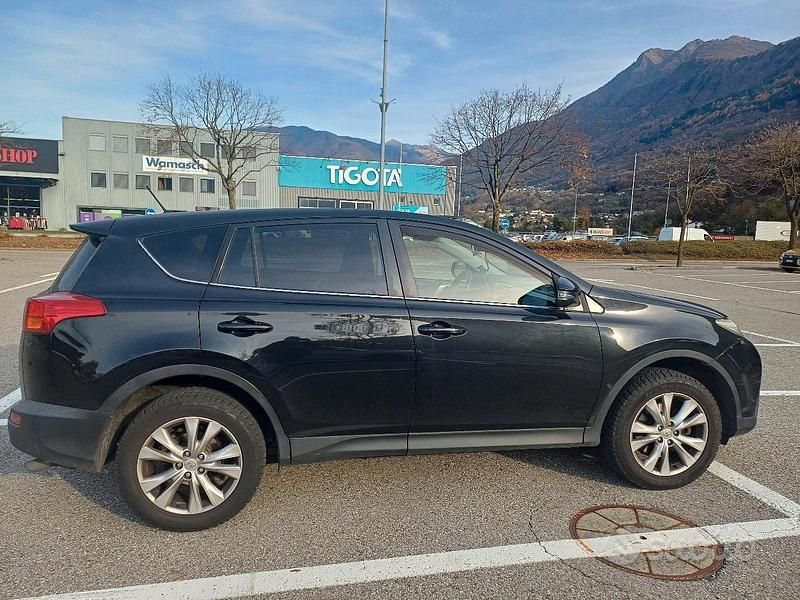 Usata Toyota RAV4 Active 150 CV (110 kW) 2013 Nero SUV