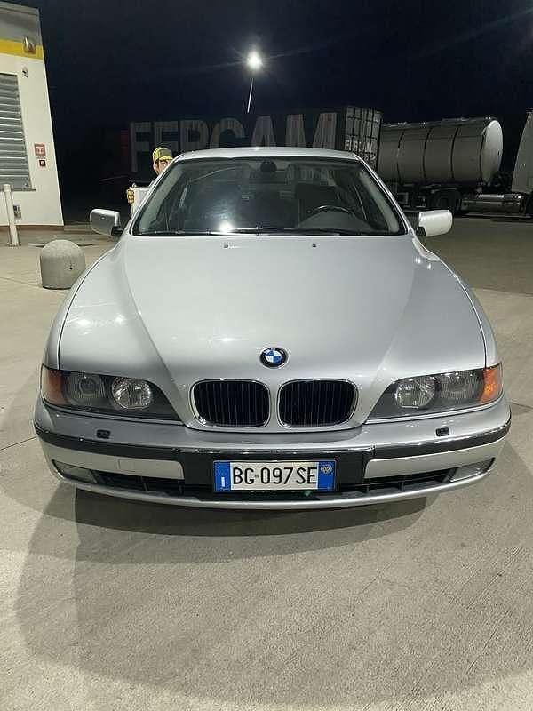 Begagnad BMW 528 Efficient Dynamics 193 HK (141 kW) 2000 Sedan