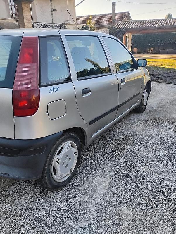 Usata Fiat Punto Star 60 CV (44 kW) 1998 Grigio Berlina
