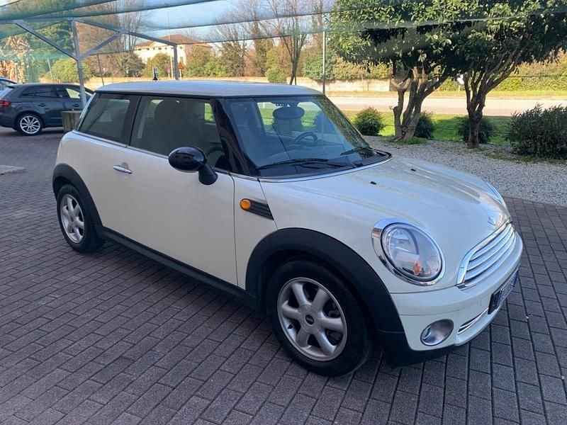 Usata Mini ONE 95 CV (69 kW) 2007 Beige Utilitaria