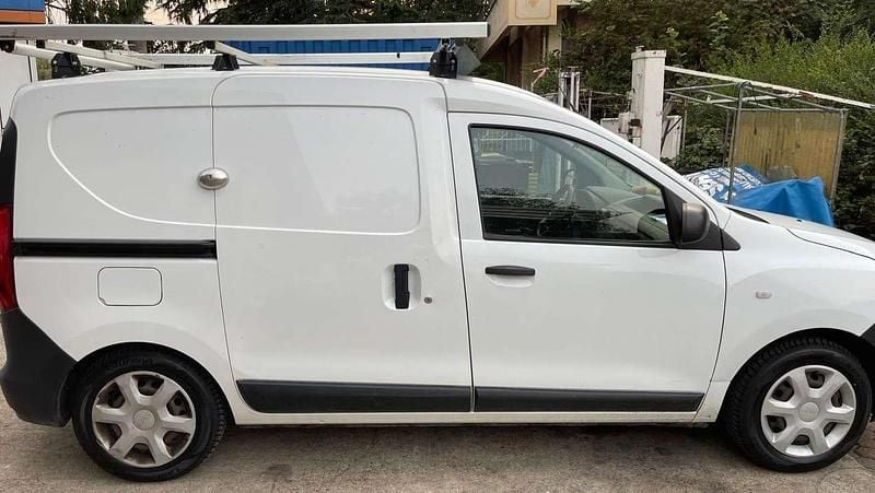 Usata Dacia Dokker Ambiance 83 CV (61 kW) 2020 Bianco Monovolume