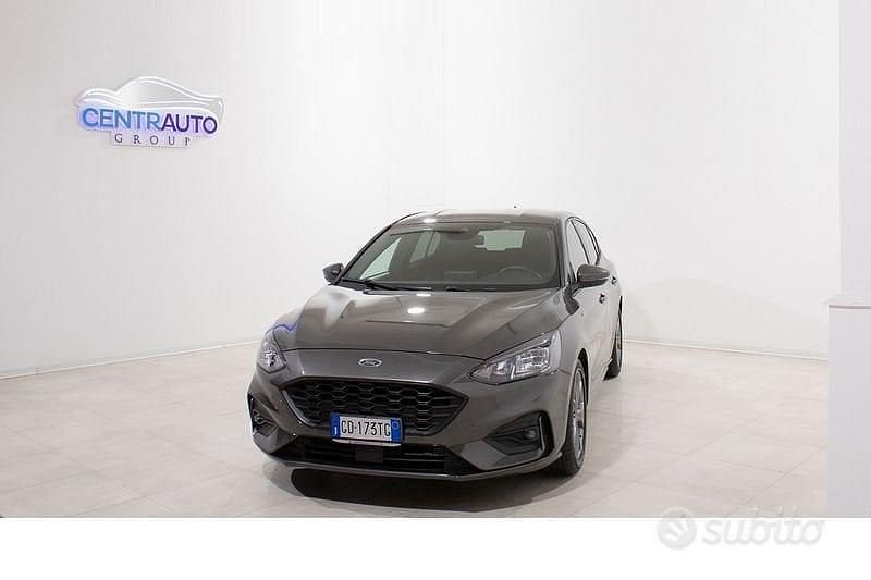 Usata Ford Focus ST-Line 125 CV (91 kW) 2020 Grigio Berlina